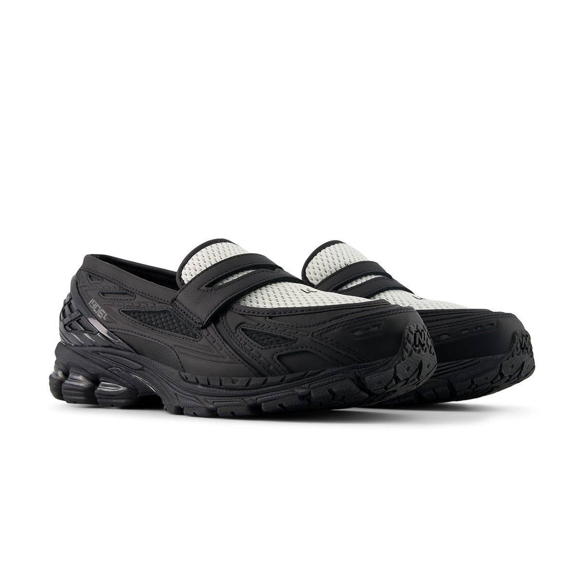 1906 Loafer 'Black Angora'