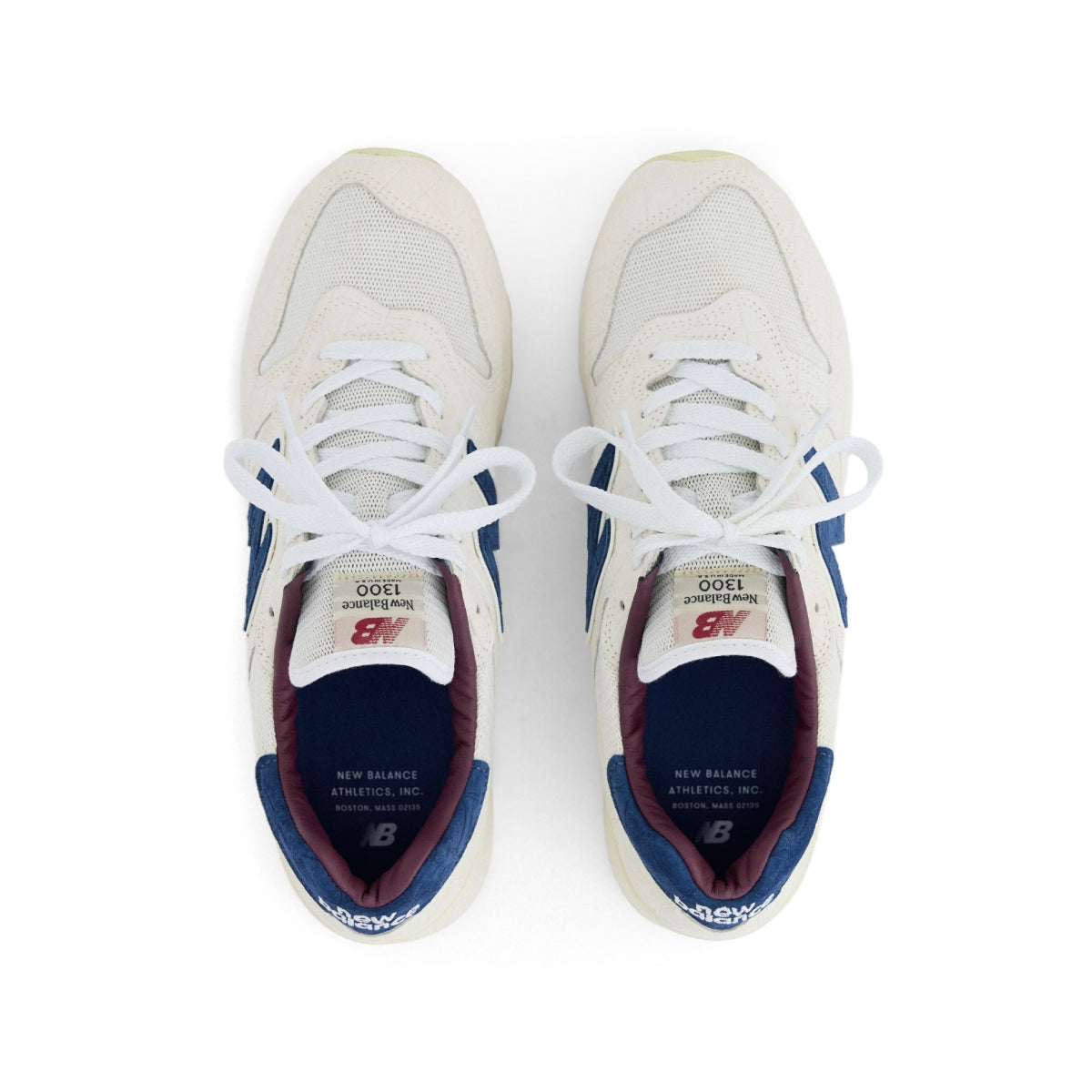 in USA 1300 'Angora Blue Oyster'