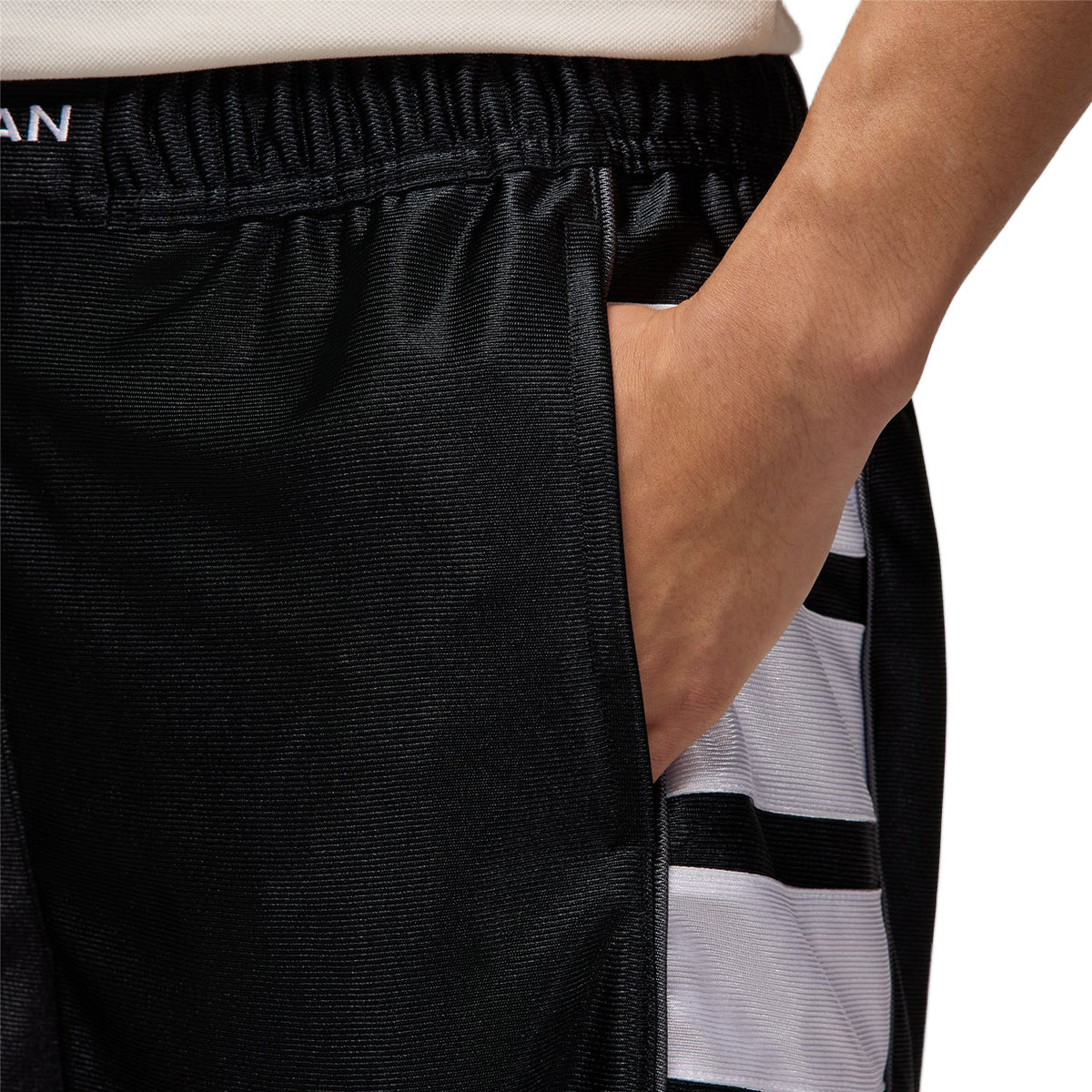 Brooklyn Cat Scratch Short 'Black'