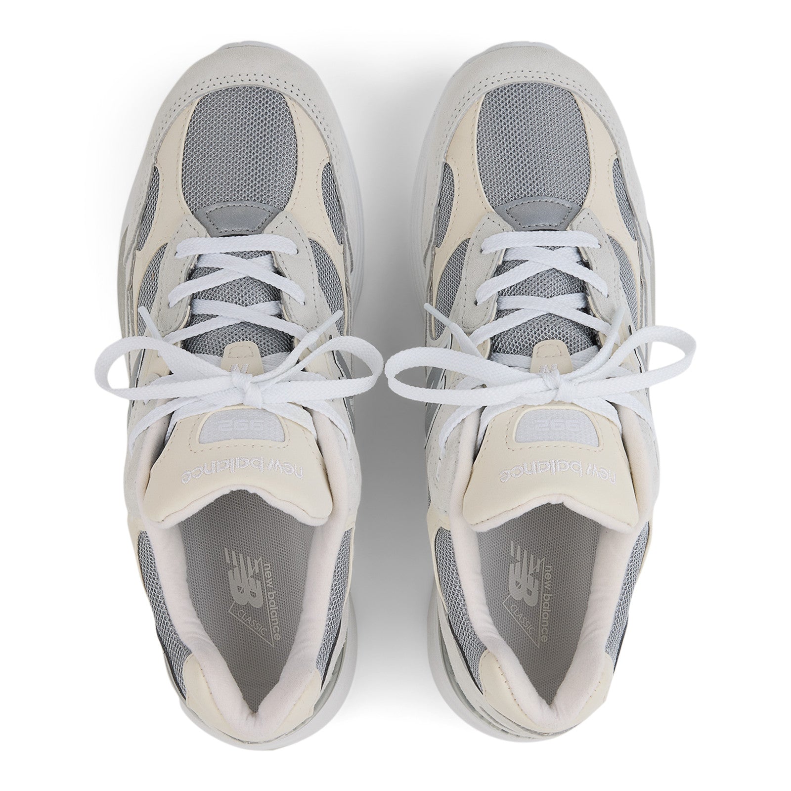 in USA 992 'Core White Reflection'