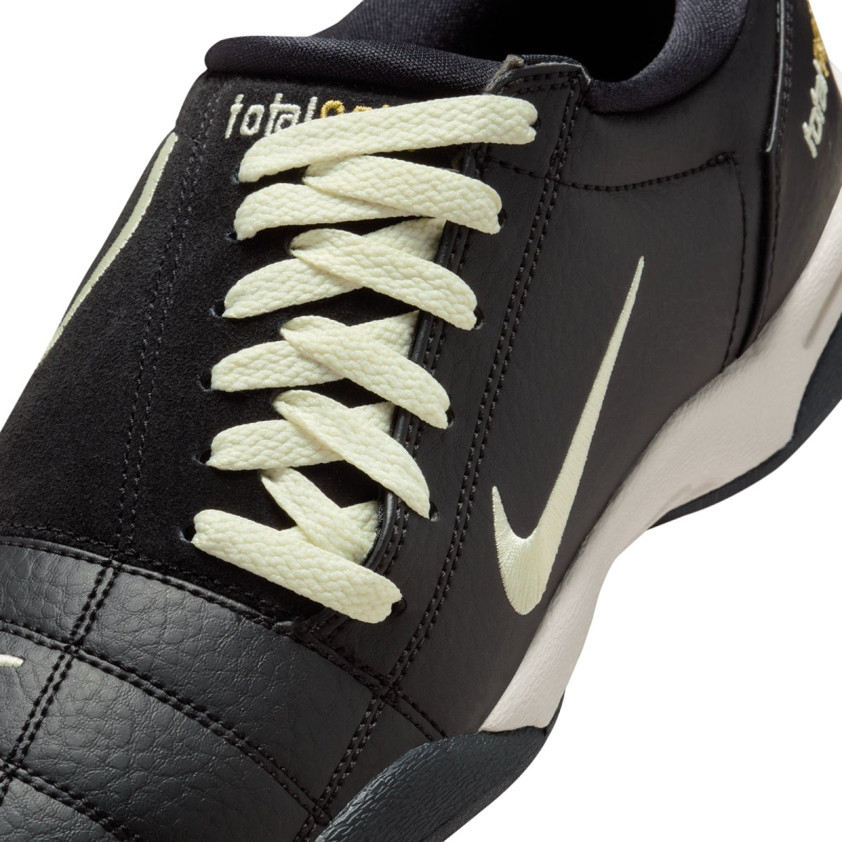 Total 90 'Black Metallic Gold'