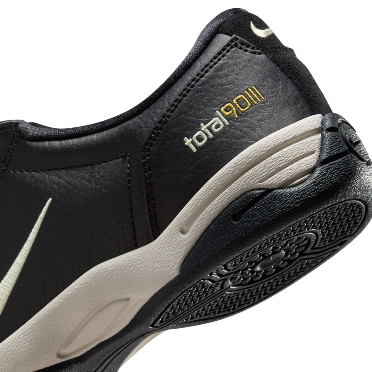 Total 90 'Black Metallic Gold'
