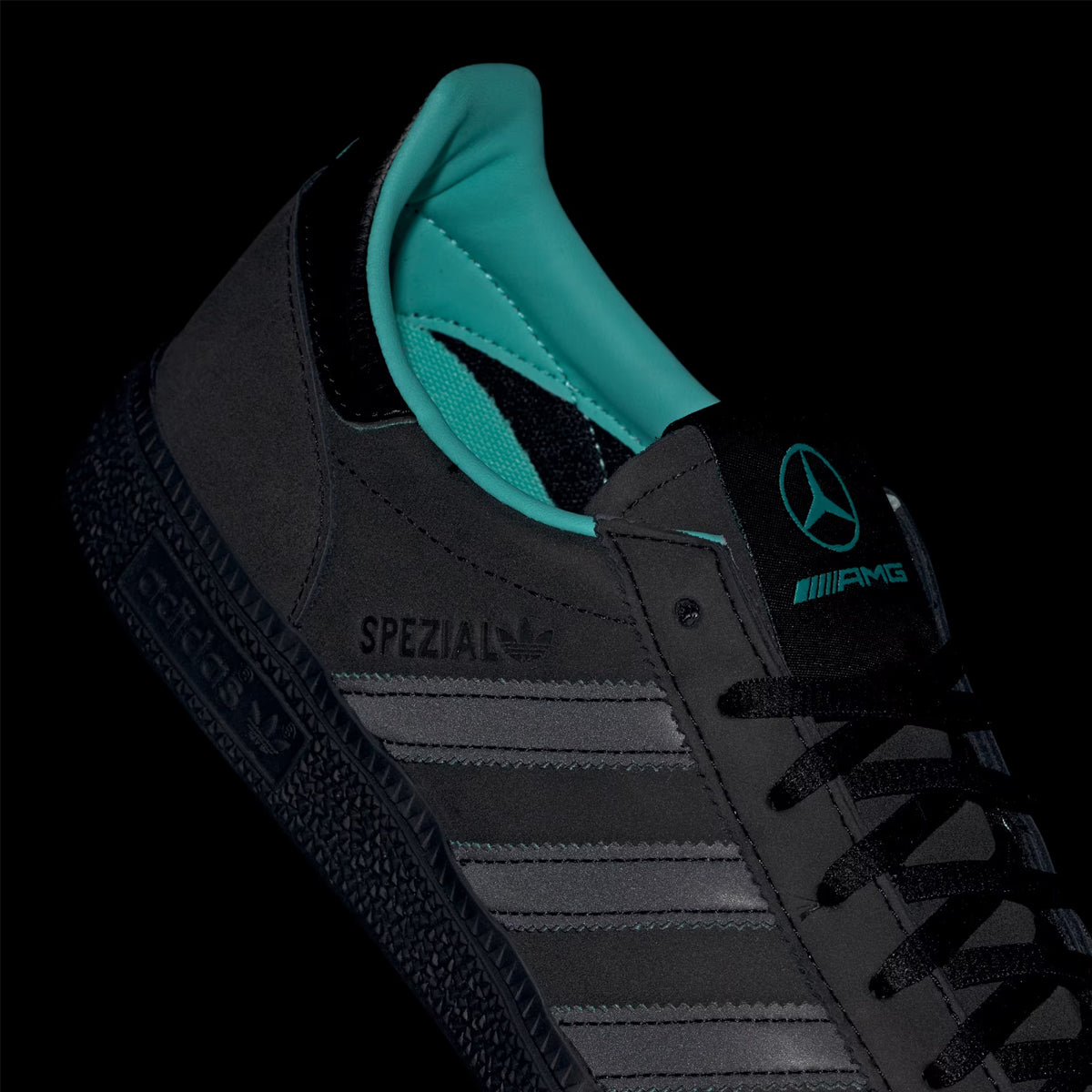 + Mercedes Amg Petronas F1 Team Handball Spezial 'Core Black Semi Rush'