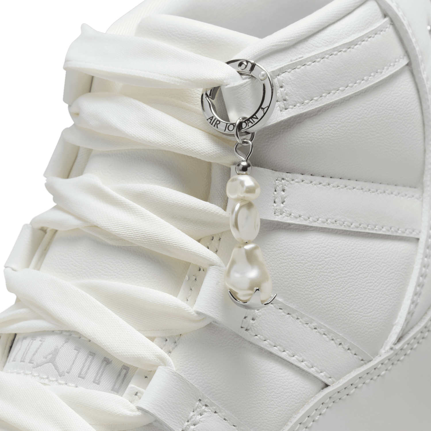 Wmns Air Jordan 11 Retro 'Pearl'