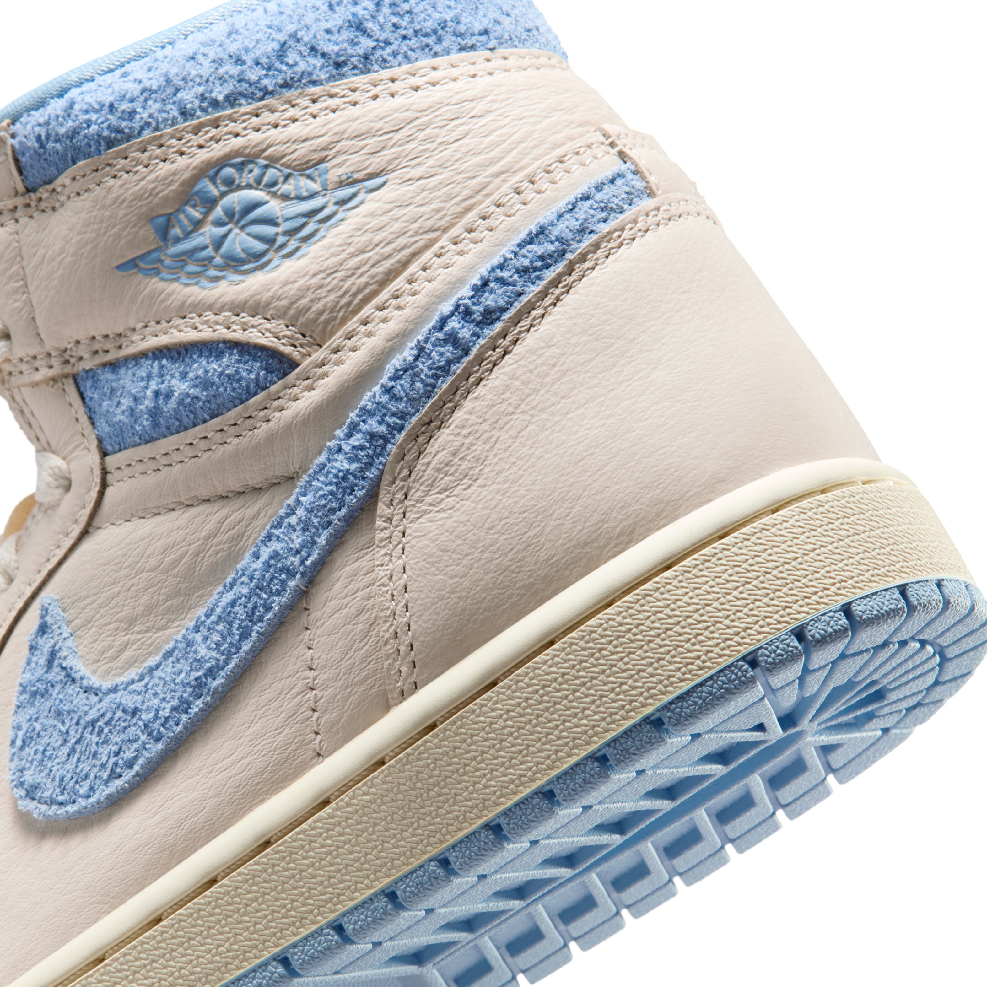 Wmns Air Jordan 1 Retro Hi OG 'Hair Clips'