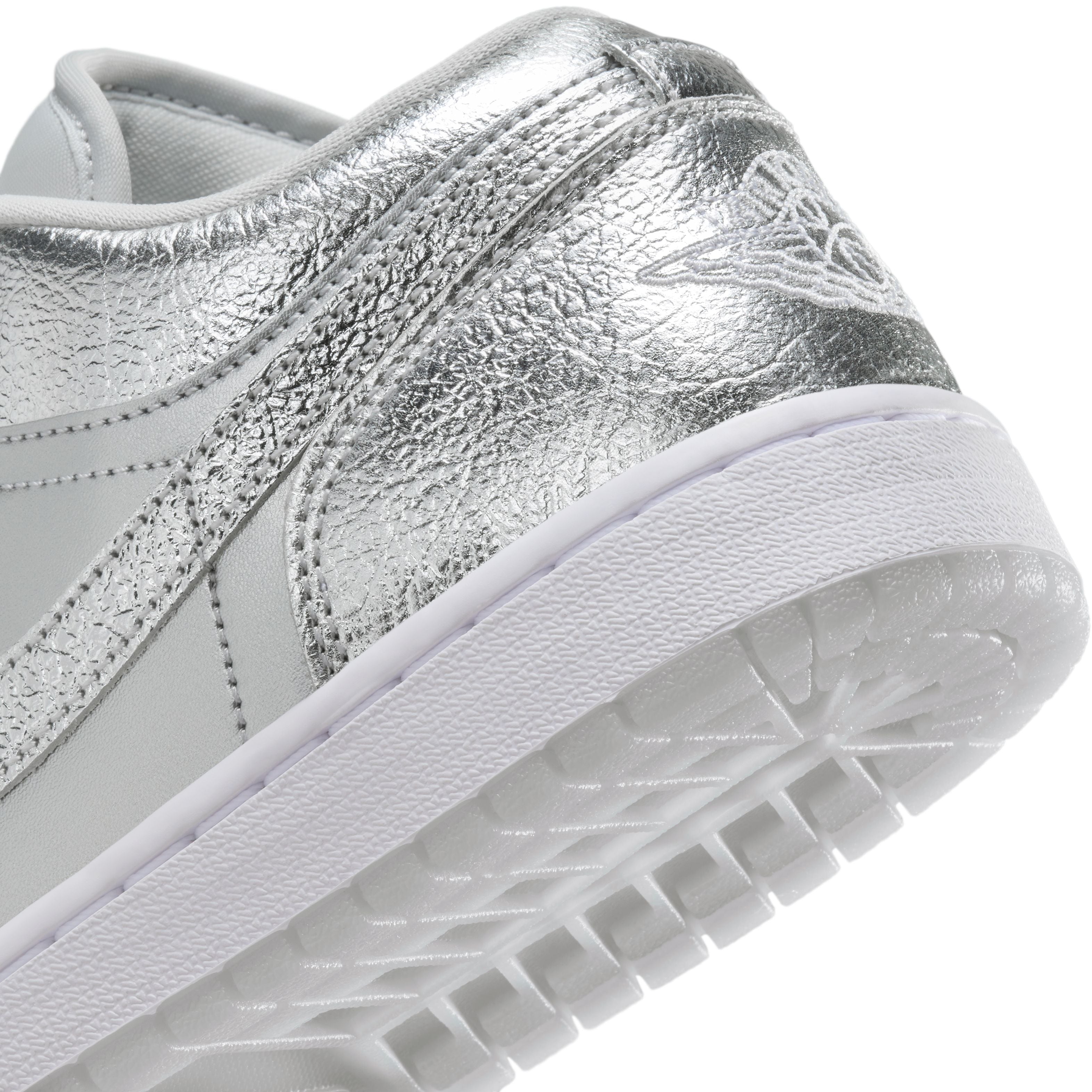 Wmns Air Jordan 1 Low SE 'Metallic Silver'