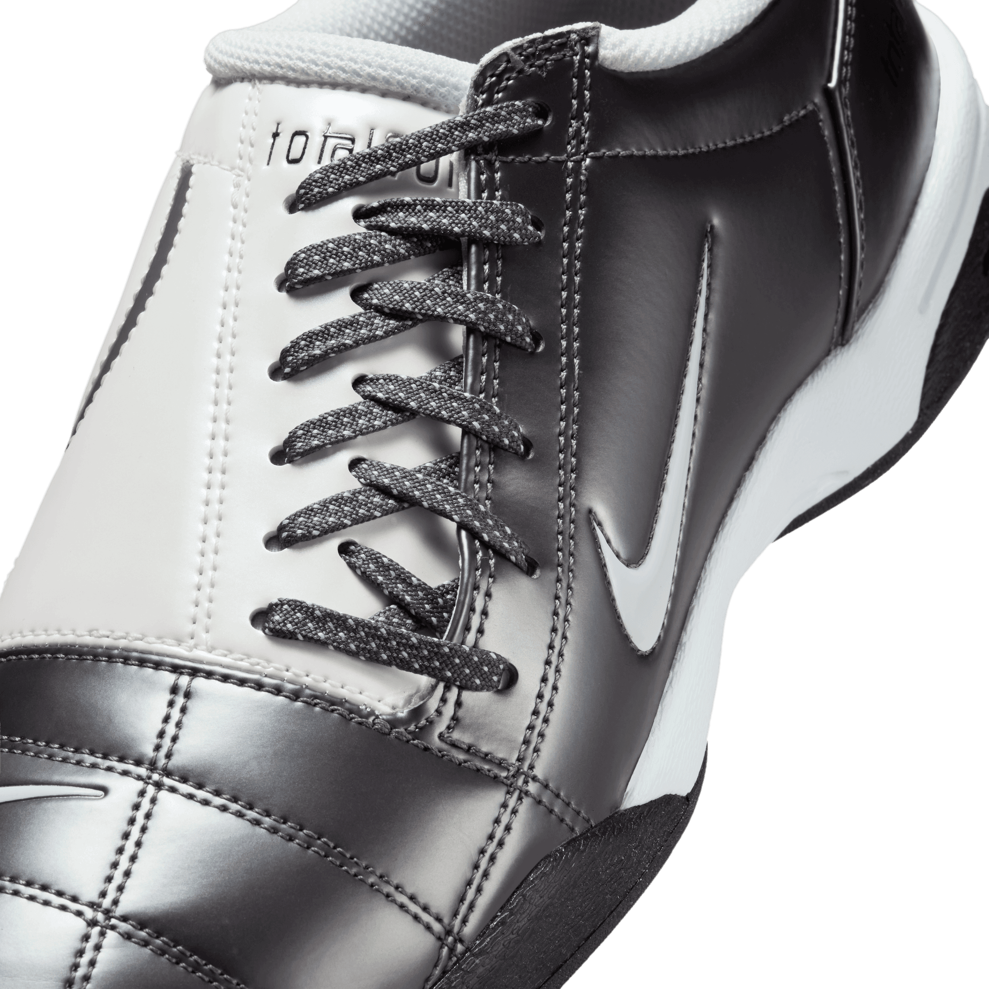 Total 90 III 'Light Graphite Summit White'