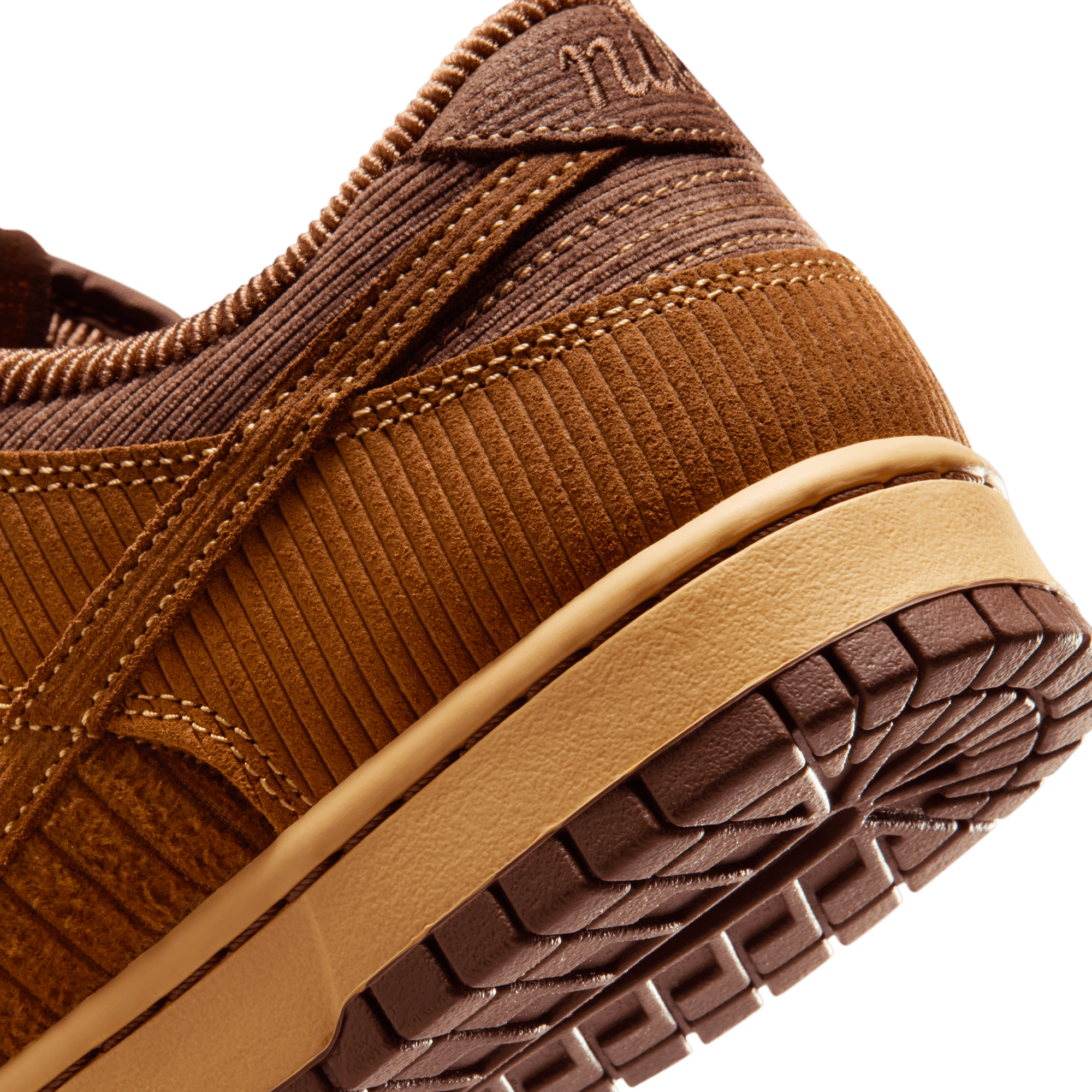 Dunk Low Retro Premium 'Light British Tan'