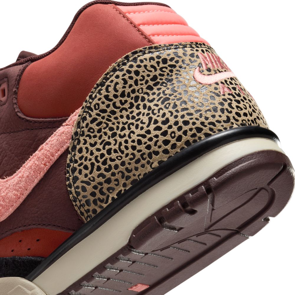 + Arts & Rec SB Air Trainer 1 Qs 'Earth Dusty Peach'