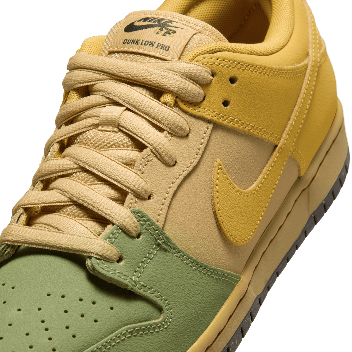 SB Dunk Low Pro 'Saffron Quartz'