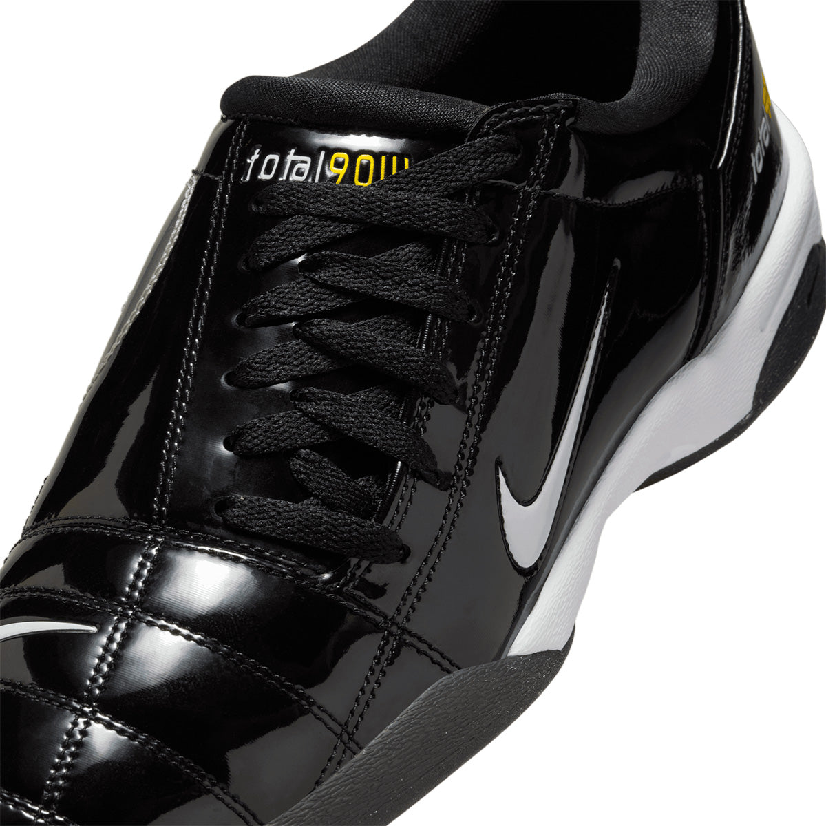 Total 90 III 'Black White'