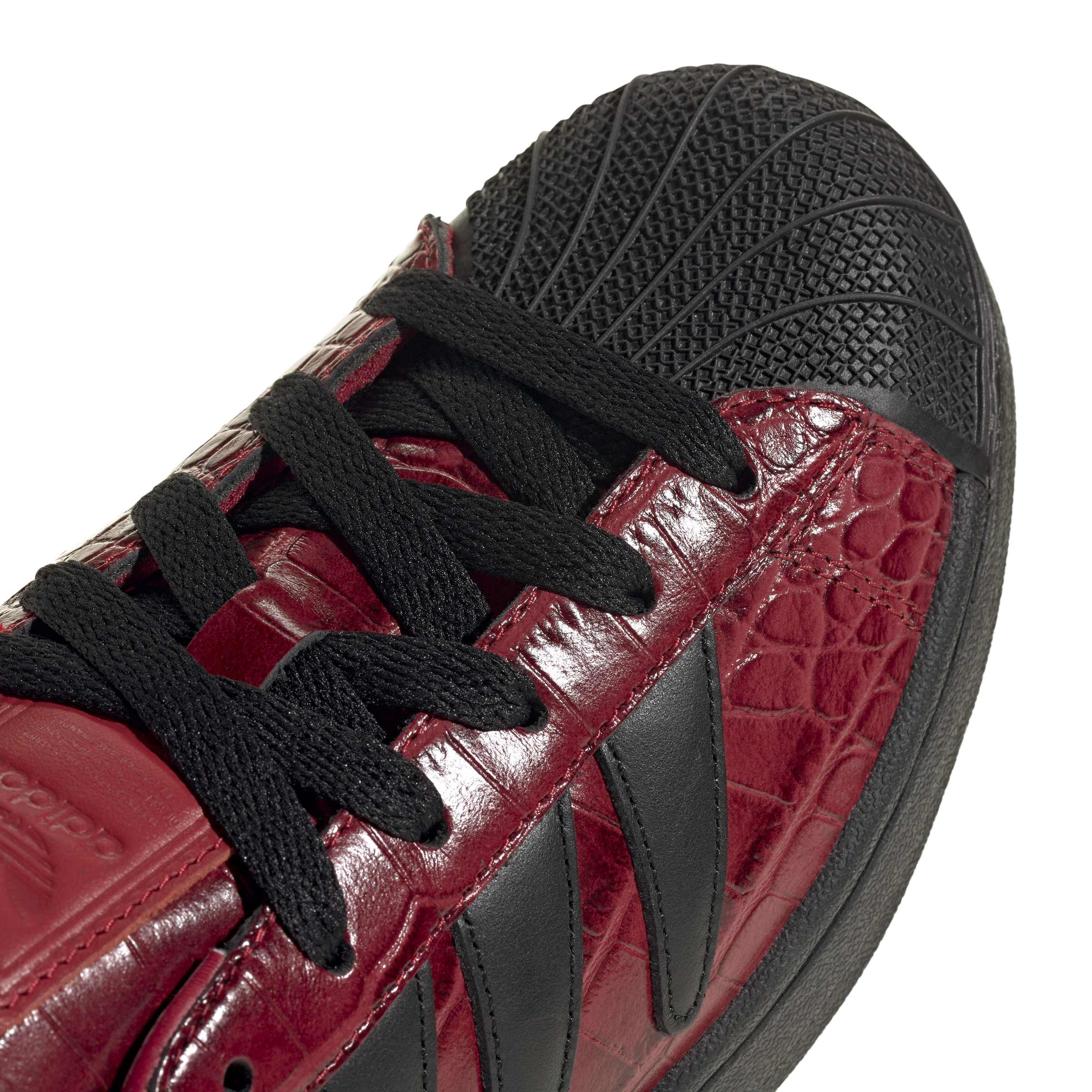 Wmns Superstar II Predator 'Burgundy Black'