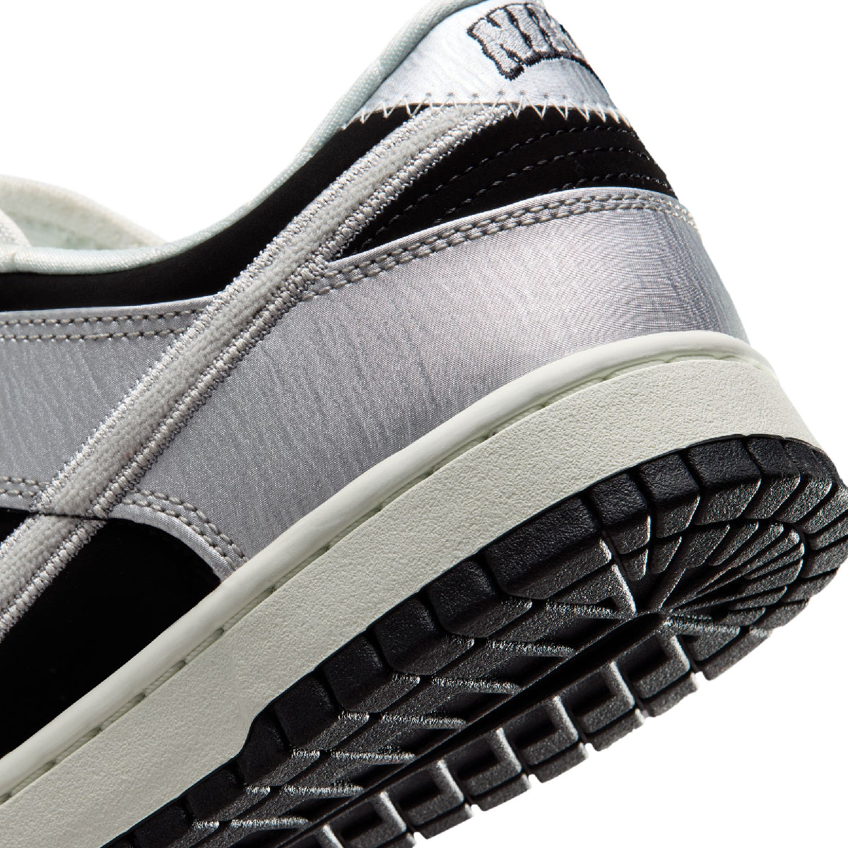 Dunk Low Retro 'Metallic Silver Black'
