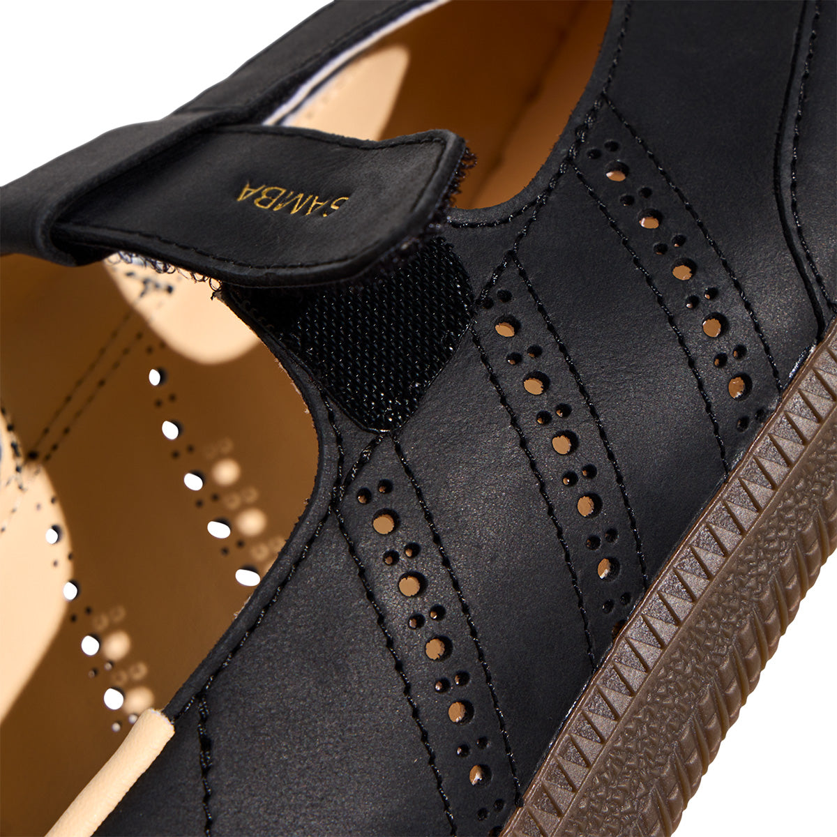 Samba Jane 'Core Black Crystal Sand'