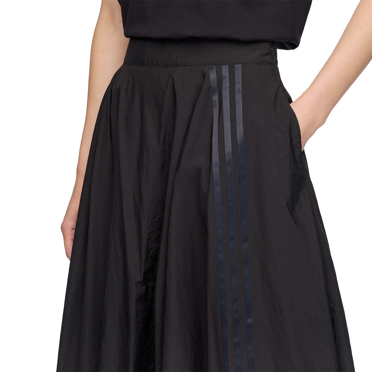 Gradient Stripes Nylon Balloon Skirt 'Black'