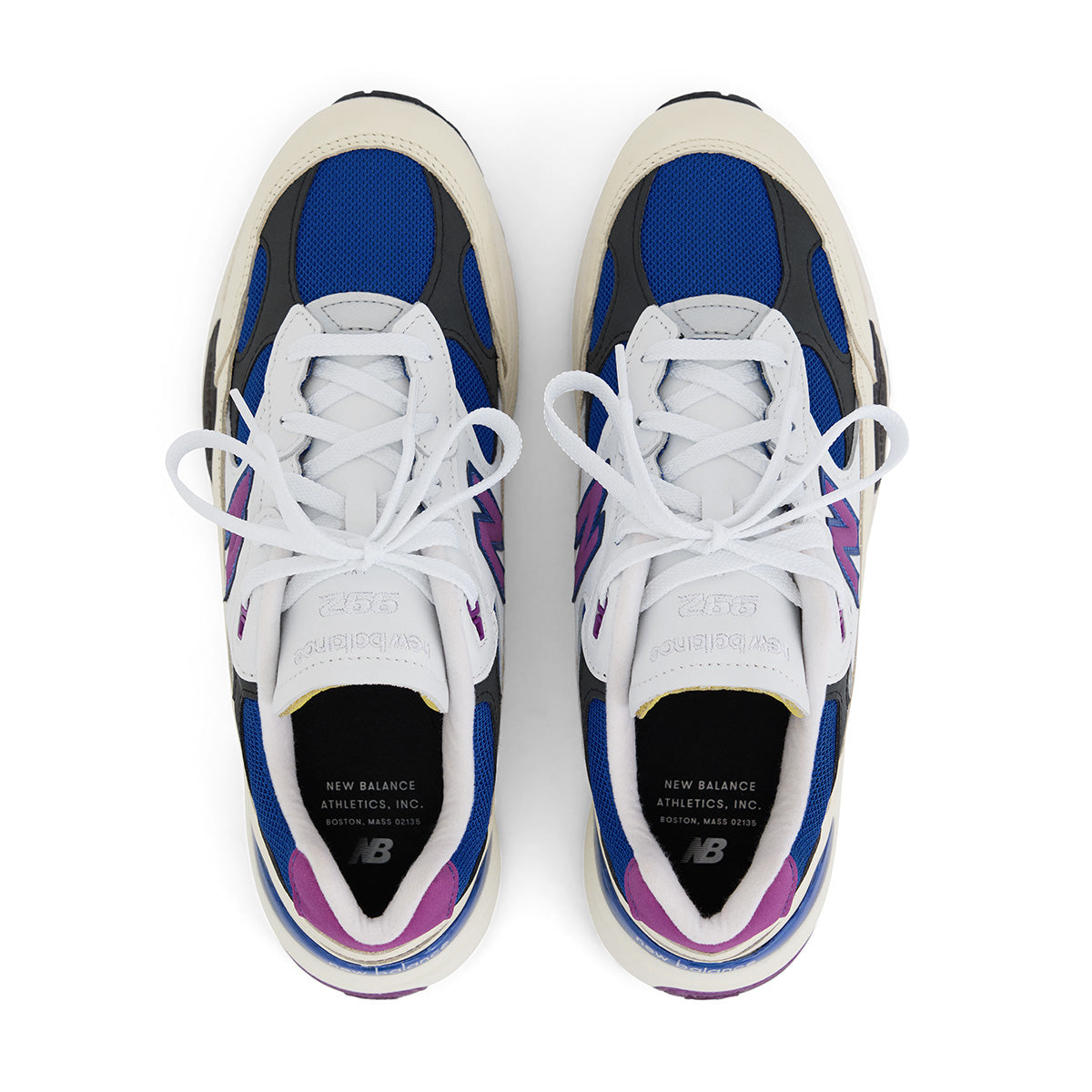 in USA 992 'White Team Royal'