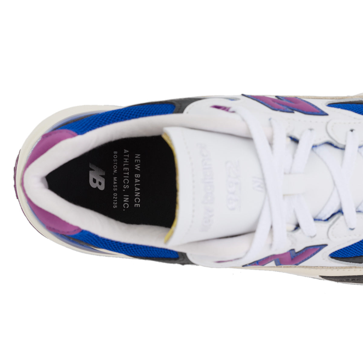 in USA 992 'White Team Royal'