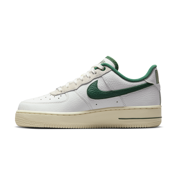 Nike Air Force 1 Low Retro 'White & Forest Green' Release Date. Nike SNKRS