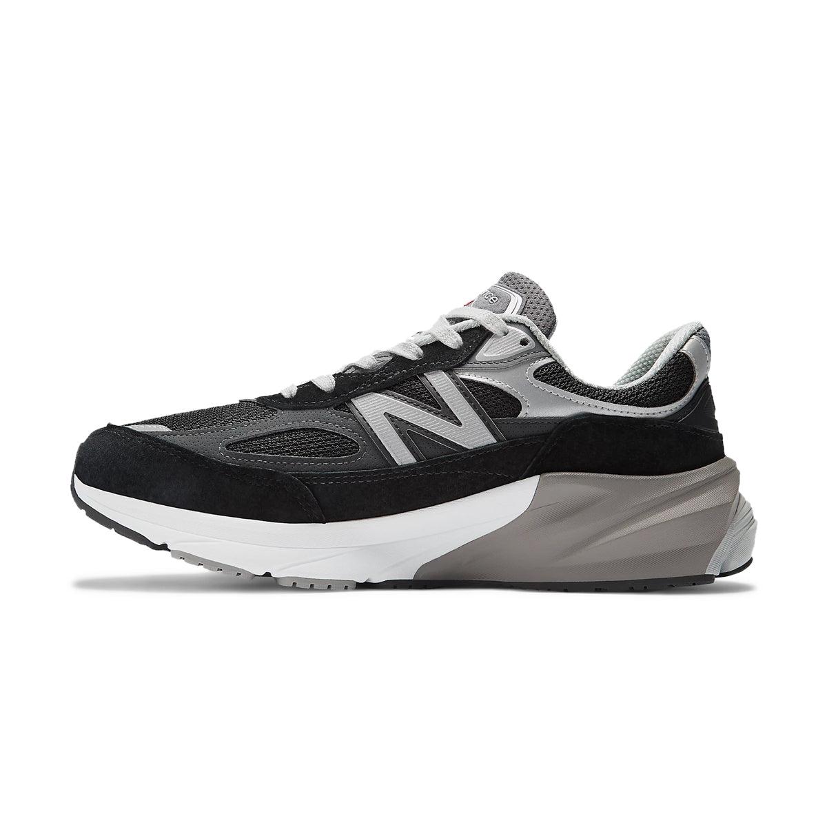 In USA 990v6 'Black White'