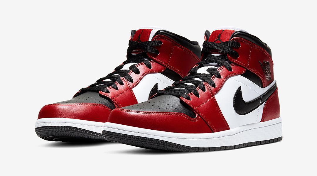 AIR JORDAN 1 MID 'CHICAGO BLACK TOE'