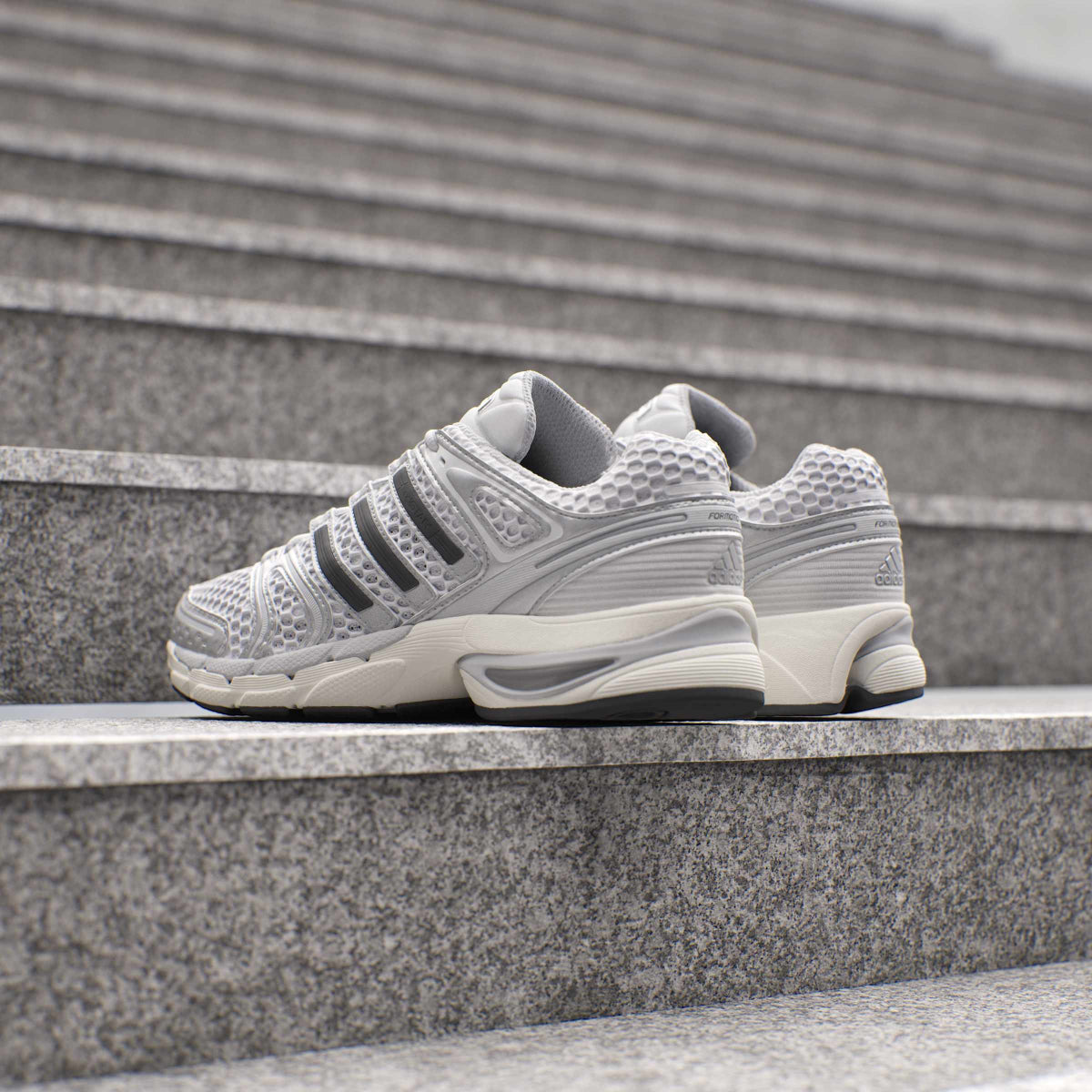 Adistar Control 5 'Silver Metalic Grey One'
