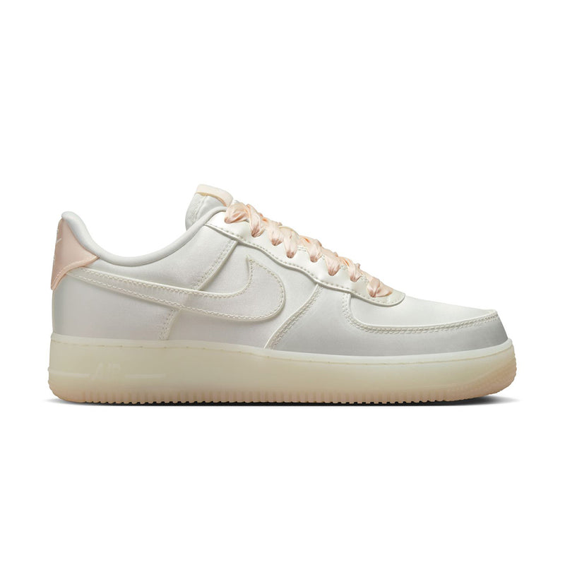 Nike Wmns Air Force 1 07 LV8 Soft Sail Denim Velvet Limited Edt