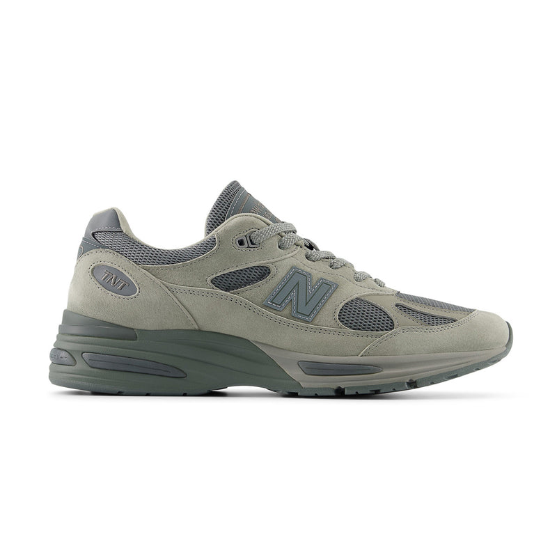 in UK + thisisneverthat 991v2 'Grey'
