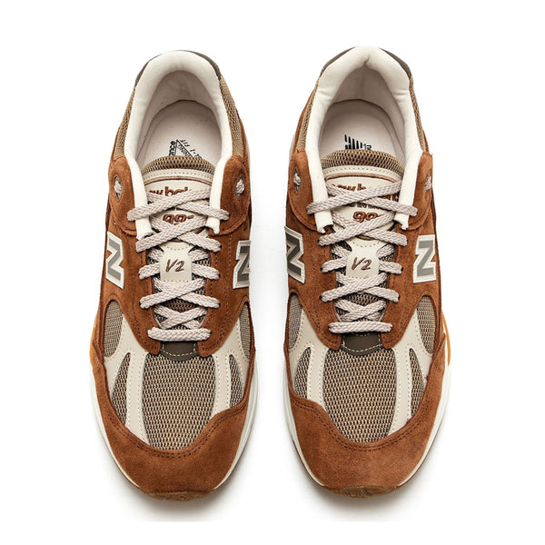 in UK 991 'Caramel Cafe'