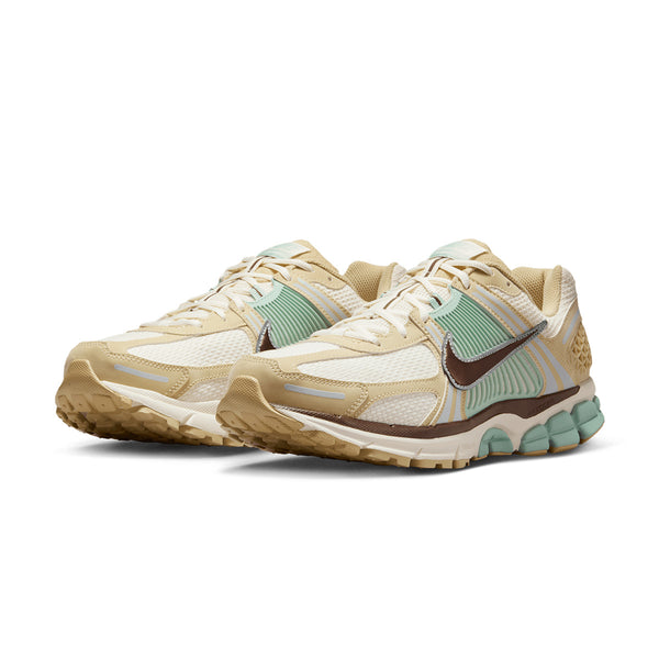 Zoom Vomero 5 SE 'Team Gold Seafoam'
