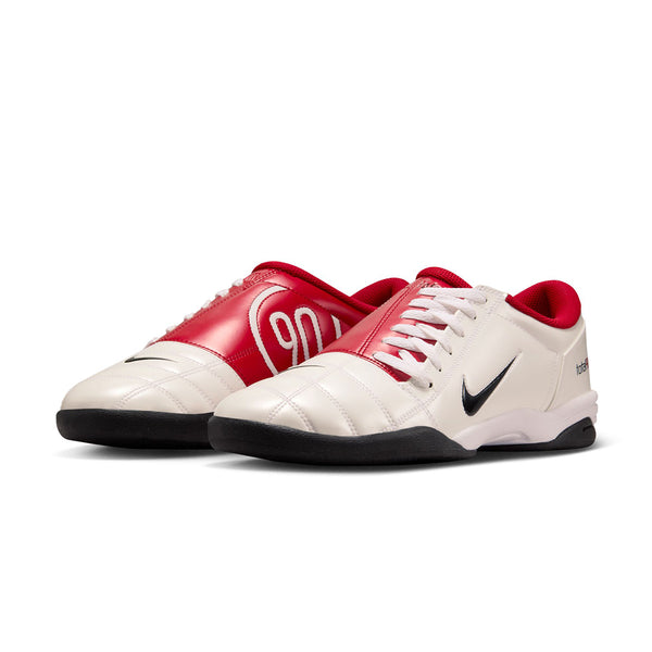 Total 90 'White Gym Red'
