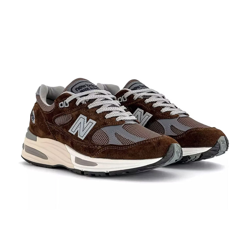 in UK 991 'Brown Grey'
