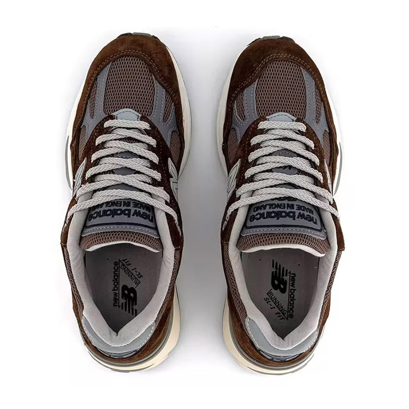 in UK 991 'Brown Grey'