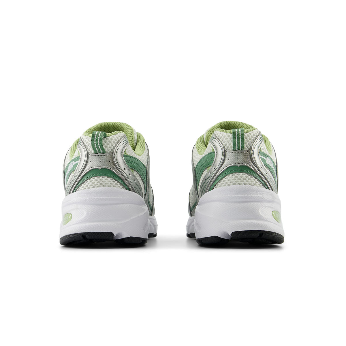 530 'Silver Mallard Green'