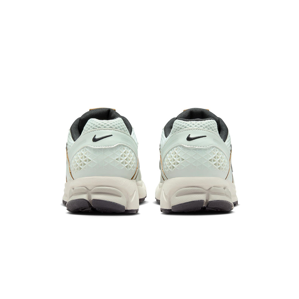 Wmns Zoom Vomero 5 'Light Silver Chrome'