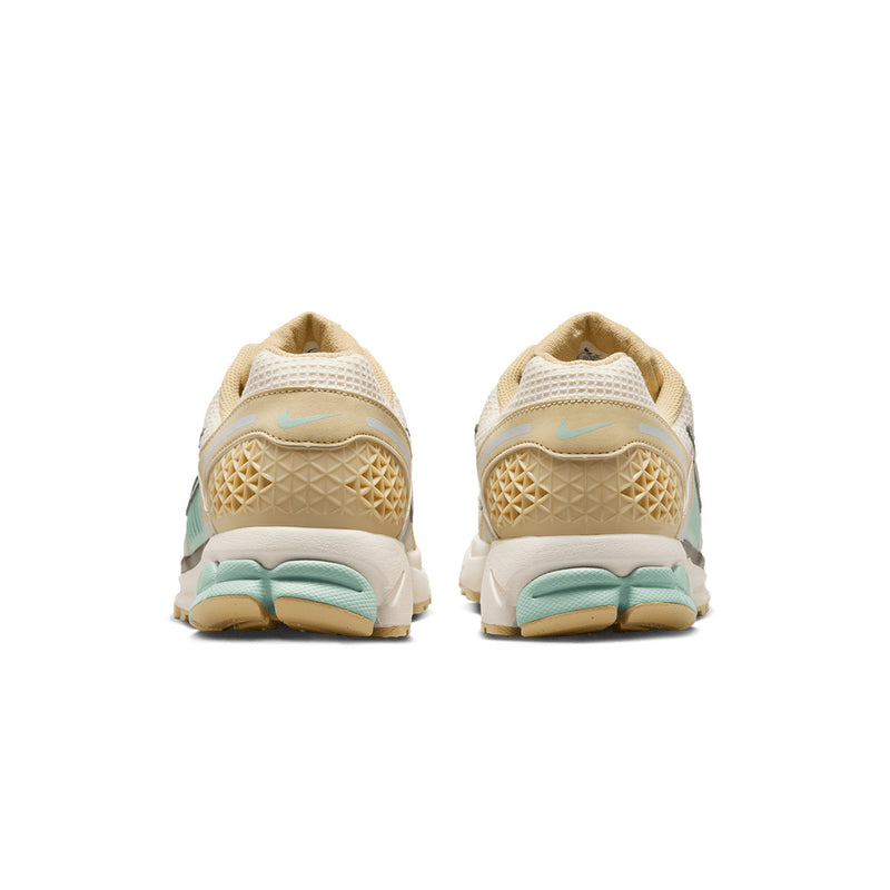 Zoom Vomero 5 SE 'Team Gold Seafoam'