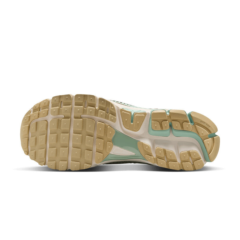 Zoom Vomero 5 SE 'Team Gold Seafoam'