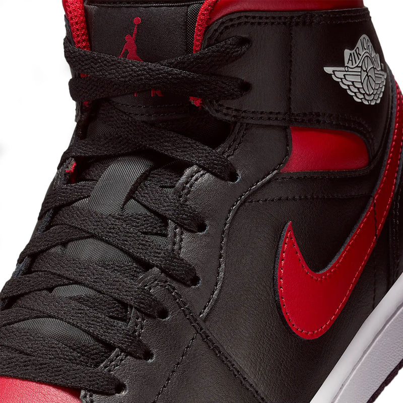 Air Jordan 1 Mid 'Bred'