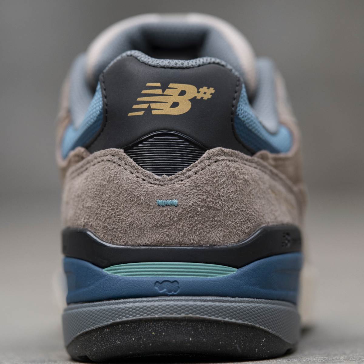 + Andrew Reynolds Numeric 933 'Mushroom Still Water'