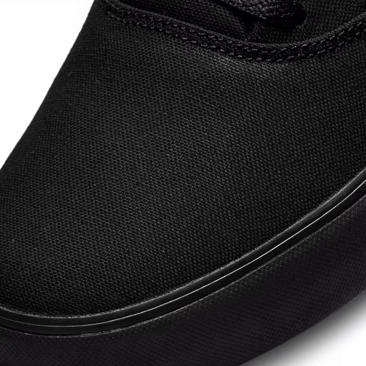 SB Chron 2 Canvas ‘Triple Black’