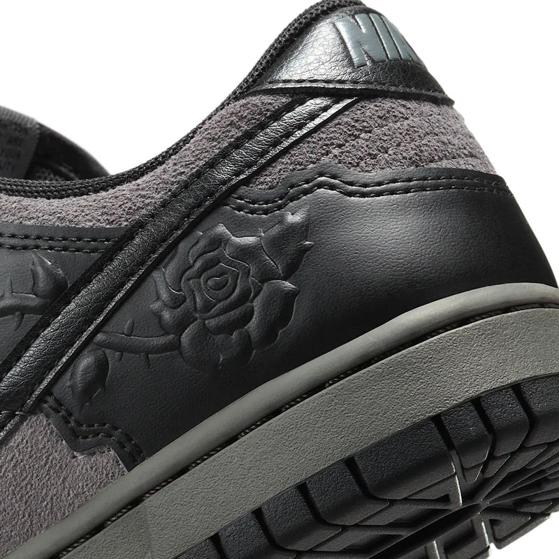 Wmns Dunk Low 'Black Roses'