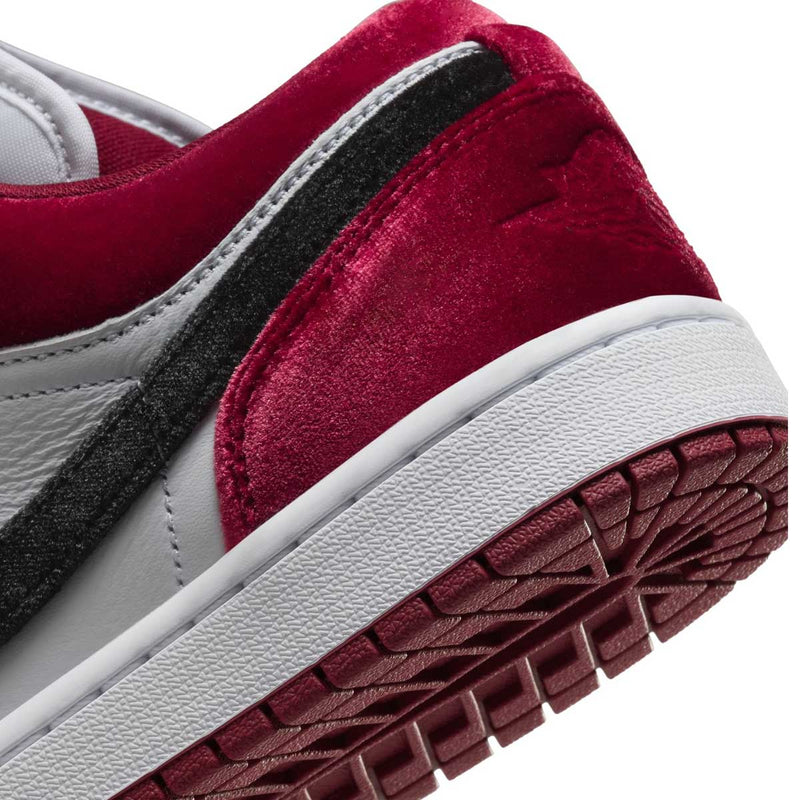 Wmns Air Jordan 1 Low SE 'Velvet Black Toe'