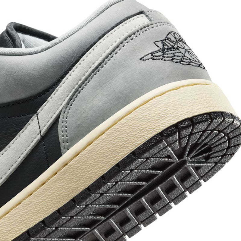 Air Jordan 1 Low SE 'Light Smoke Grey'