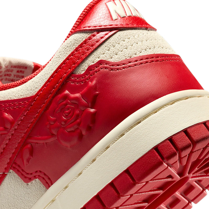 Wmns Dunk Low 'Red Roses'