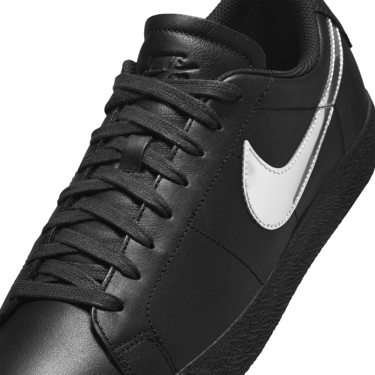 '+ Dancer Skateboards SB Zoom Blazer Low 'Black Metallic Silver'