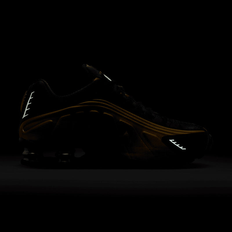 Wmns Shox R4 'Black Metallic Gold'