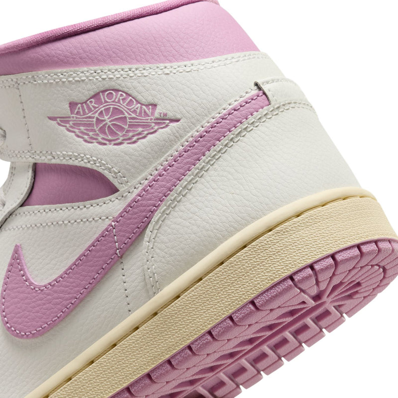 Wmns Air Jordan 1 Mid 'Strawberries and Cream'