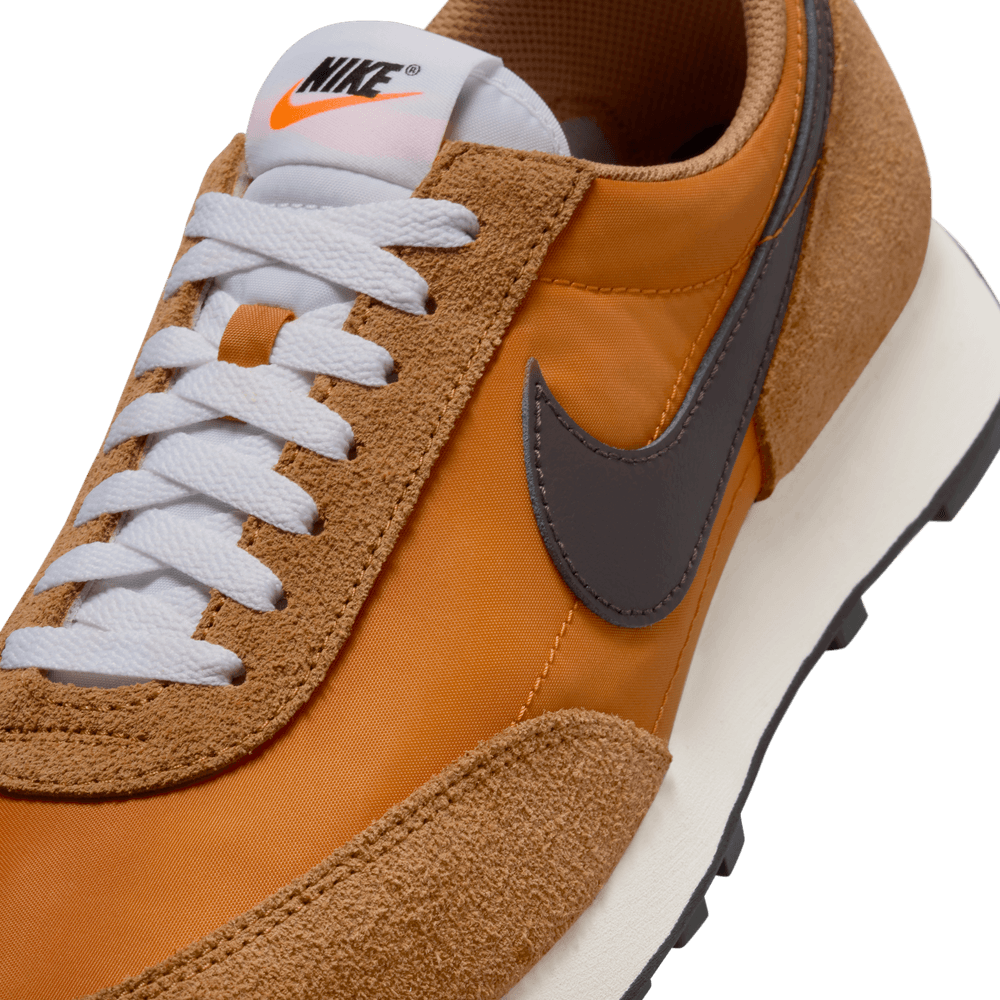 ◆正規品◆NIKE DAYBREAK SP FLAX MONARCH◆関税込◆男女共用◆ Nike Daybreak SP 'Flax Monarch' – Limited Edt