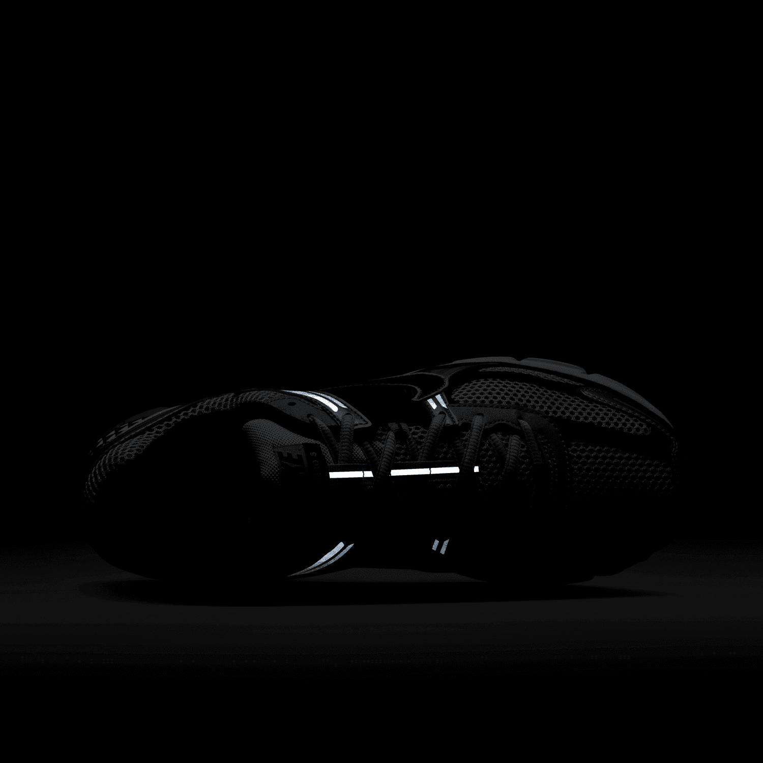 Zoom Vomero 5 'Metallic Silver Black'