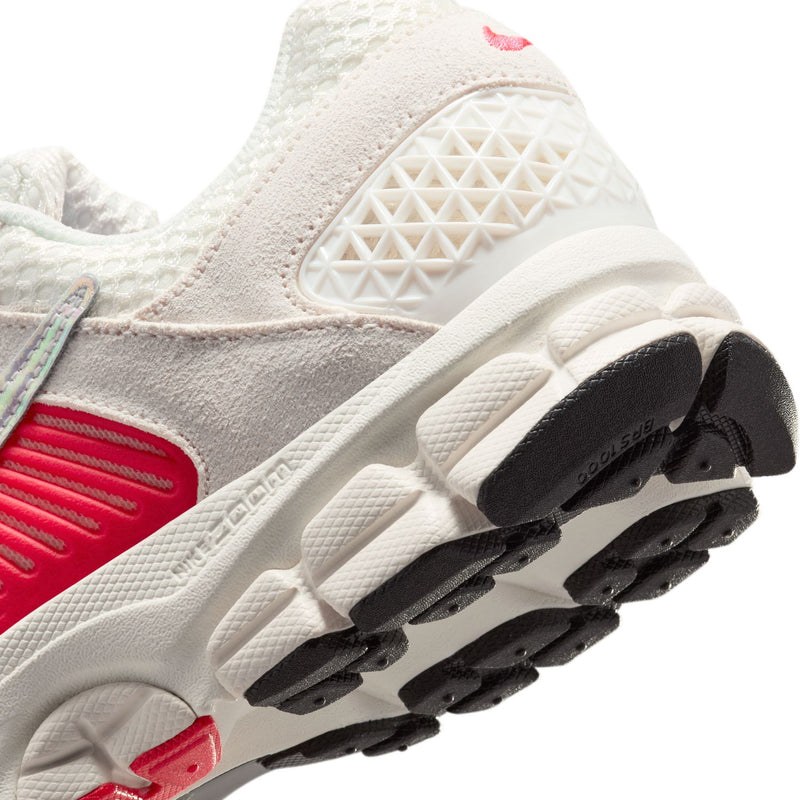 Wmns Zoom Vomero 5 'Sail Siren Red'