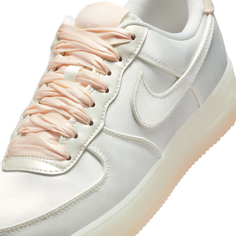 Nike Wmns Air Force 1 07 LV8 Soft Sail Denim Velvet Limited Edt